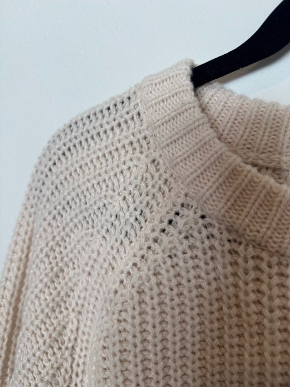 Uniqlo Mid-Gauge Cream Ribbed Knit Sweater - Picture 4 of 8